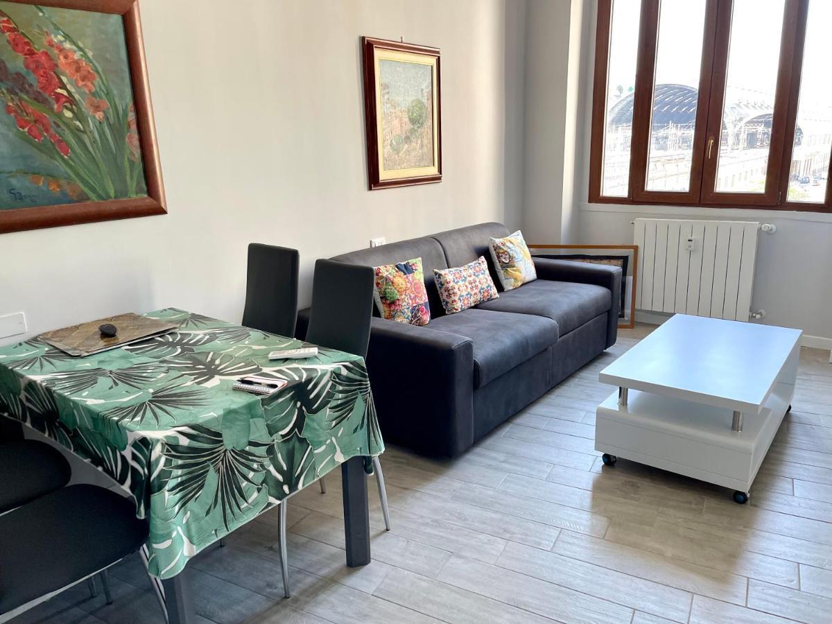 Enzo Apartment Милано Екстериор снимка